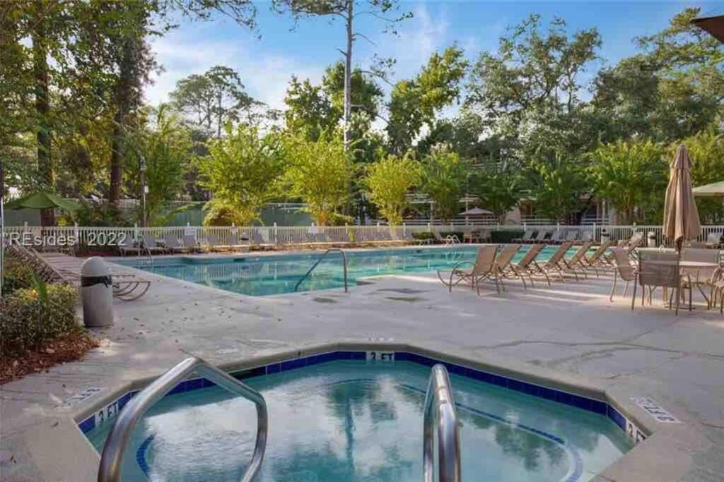 Cute 2 Bedroom, 2 Bath Condo At Folly Field Beach 希爾頓黑德島 外观 照片